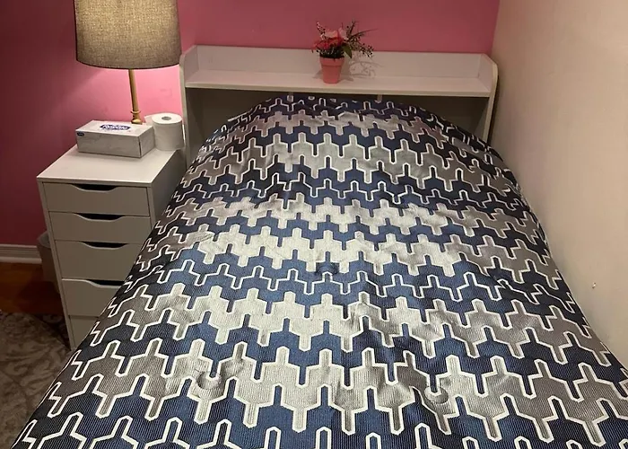 Sweety Room For Females Only - Pour Les Femmes Seulement