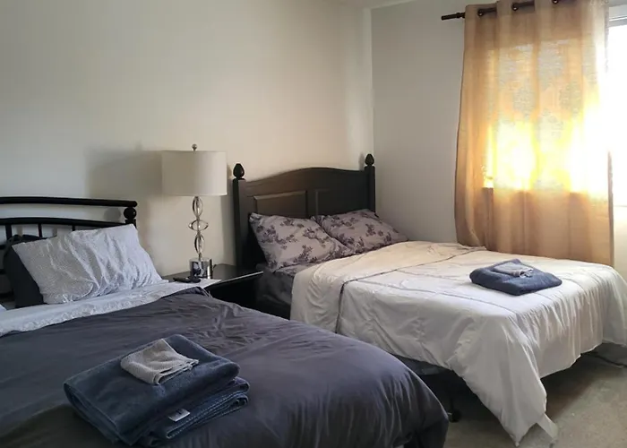 Lovely Townhouse For Short-Term Stay