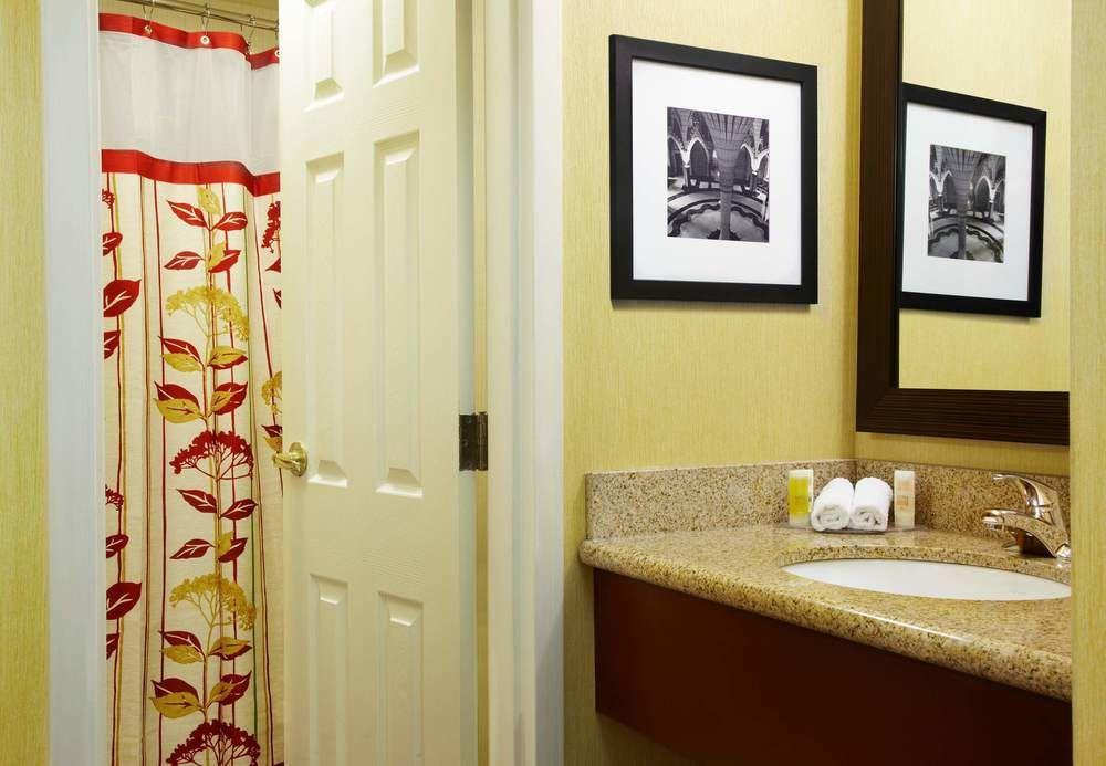 Courtyard By Marriott Downtown Ottawa