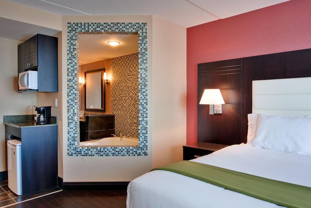 Express & West - Nepean By Ihg Hotel 2*