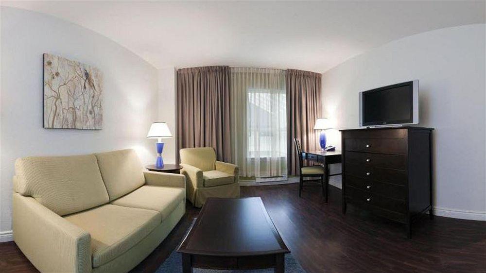 Metcalfe By Gray Collection 4*