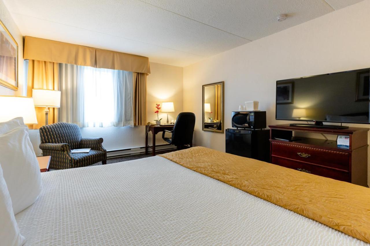 Travelodge By Wyndham East Hotel