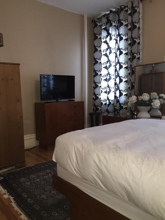 Gold Door Bed & Breakfast Ottawa