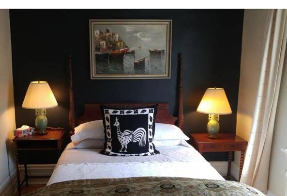 Ashbury House Bed & Breakfast 4*