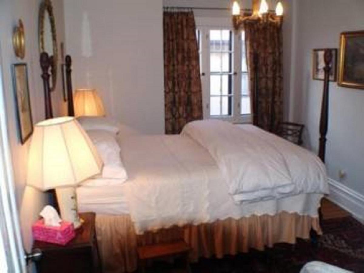 Ashbury House Bed & Breakfast 4*