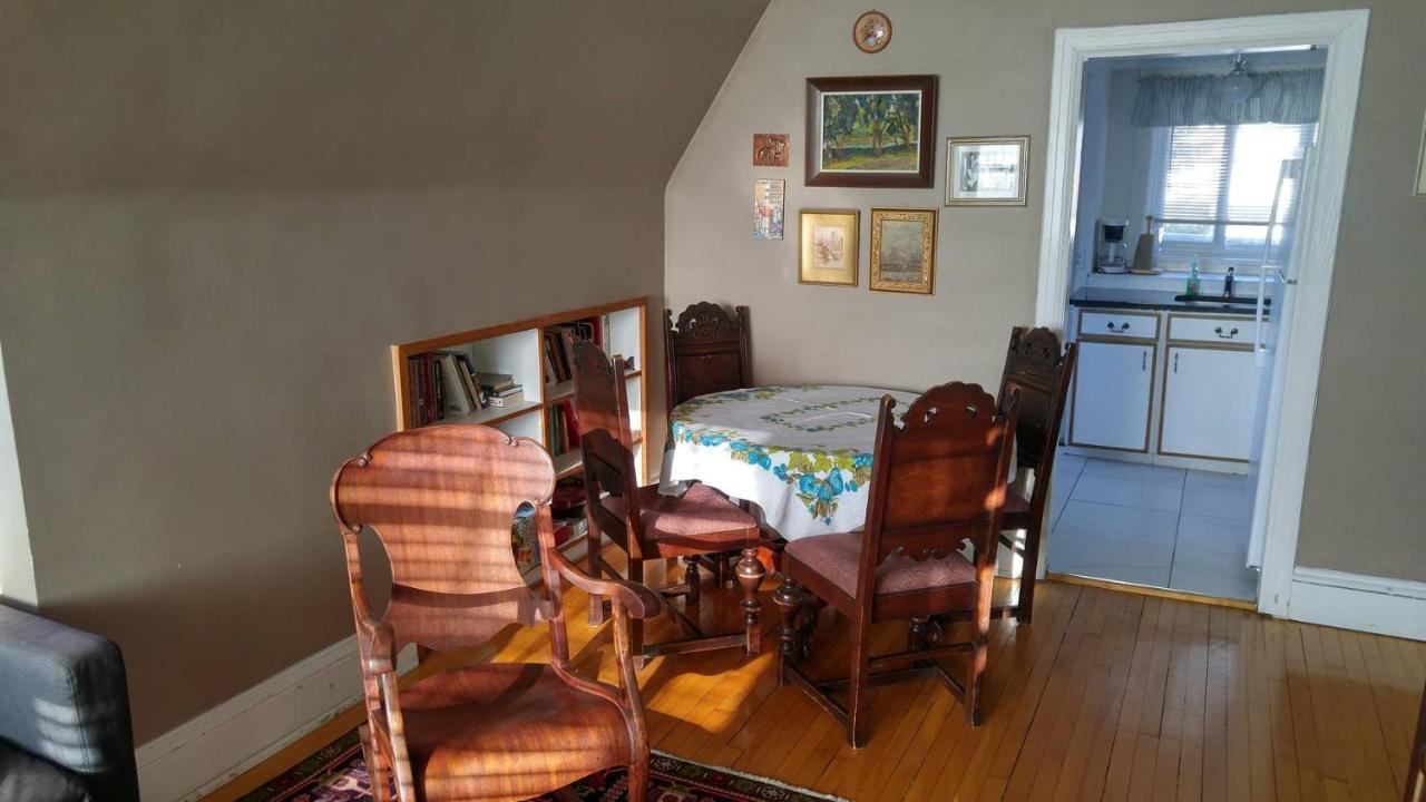 Ashbury House Bed & Breakfast