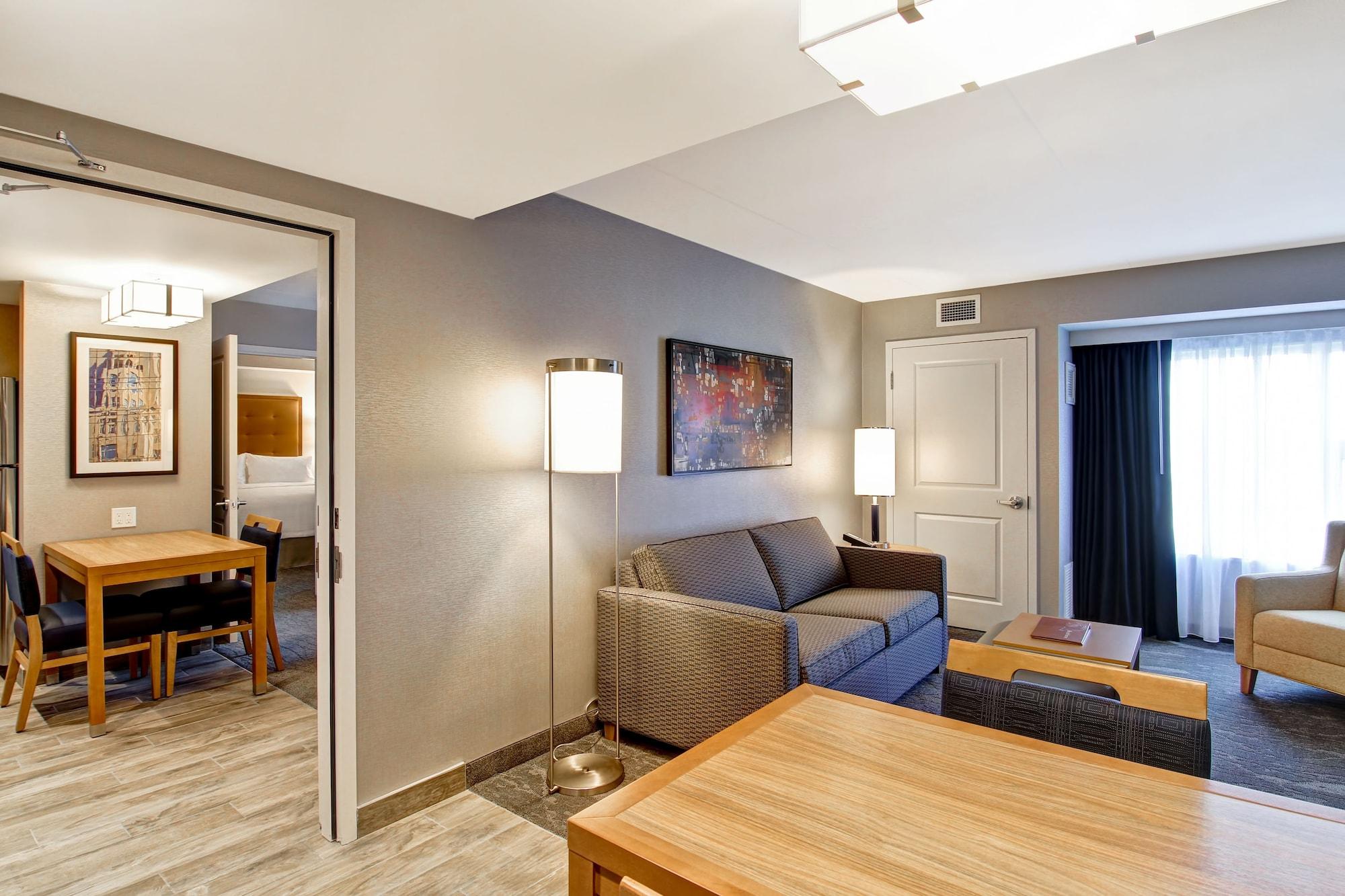 Hotel Homewood By Hilton Kanata