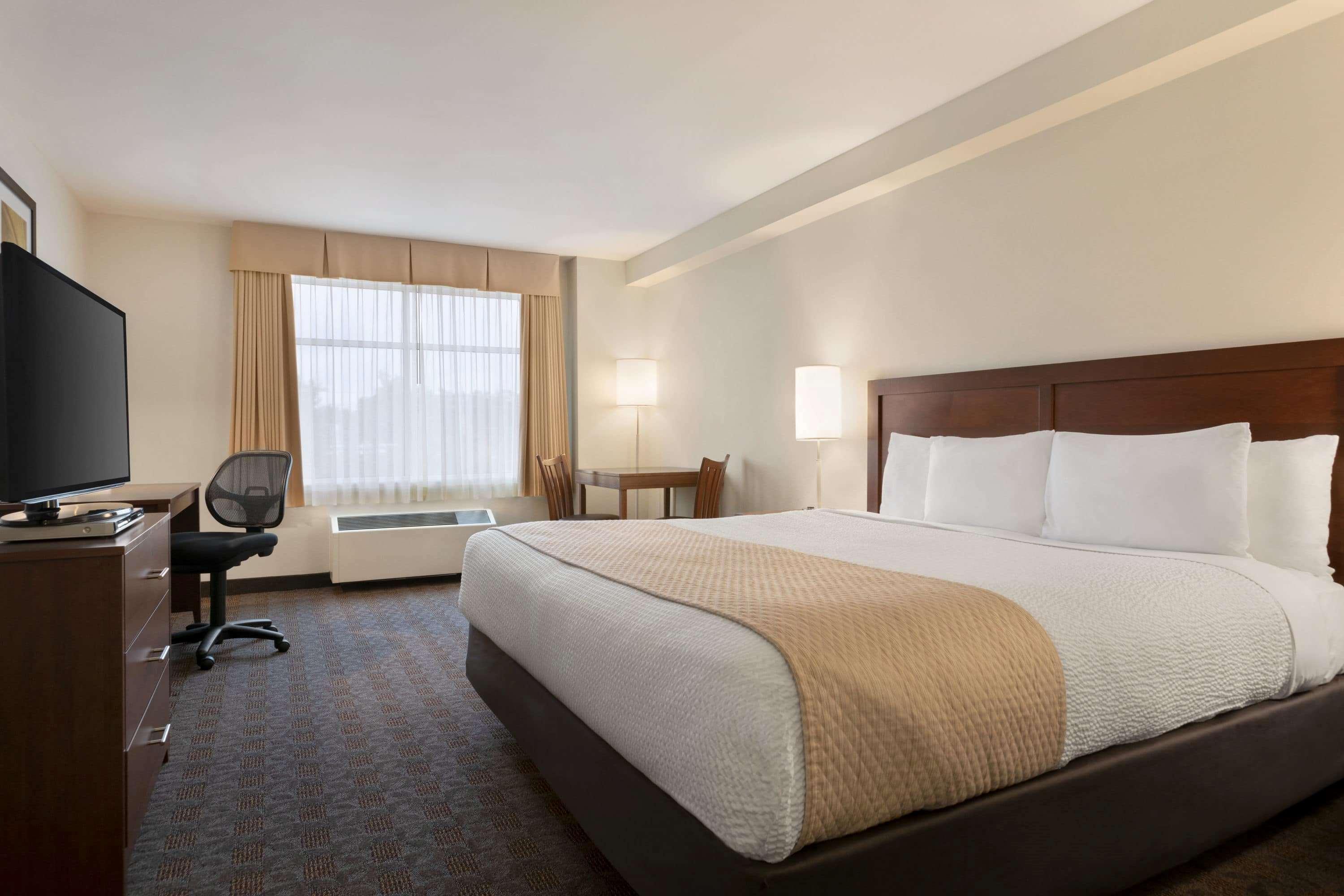 Hotel Days By Wyndham Airport 3*