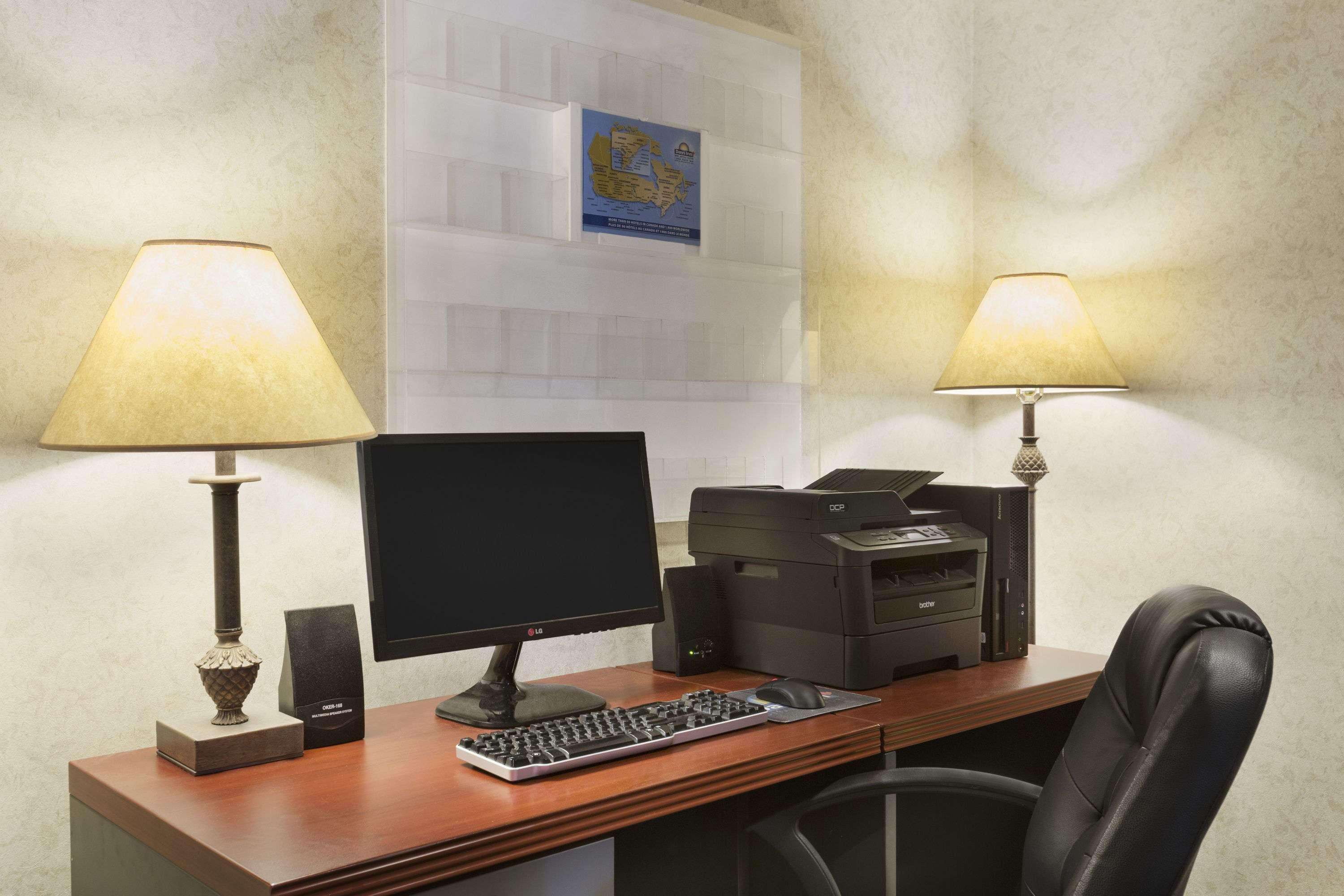 Hotel Days By Wyndham Airport 3*