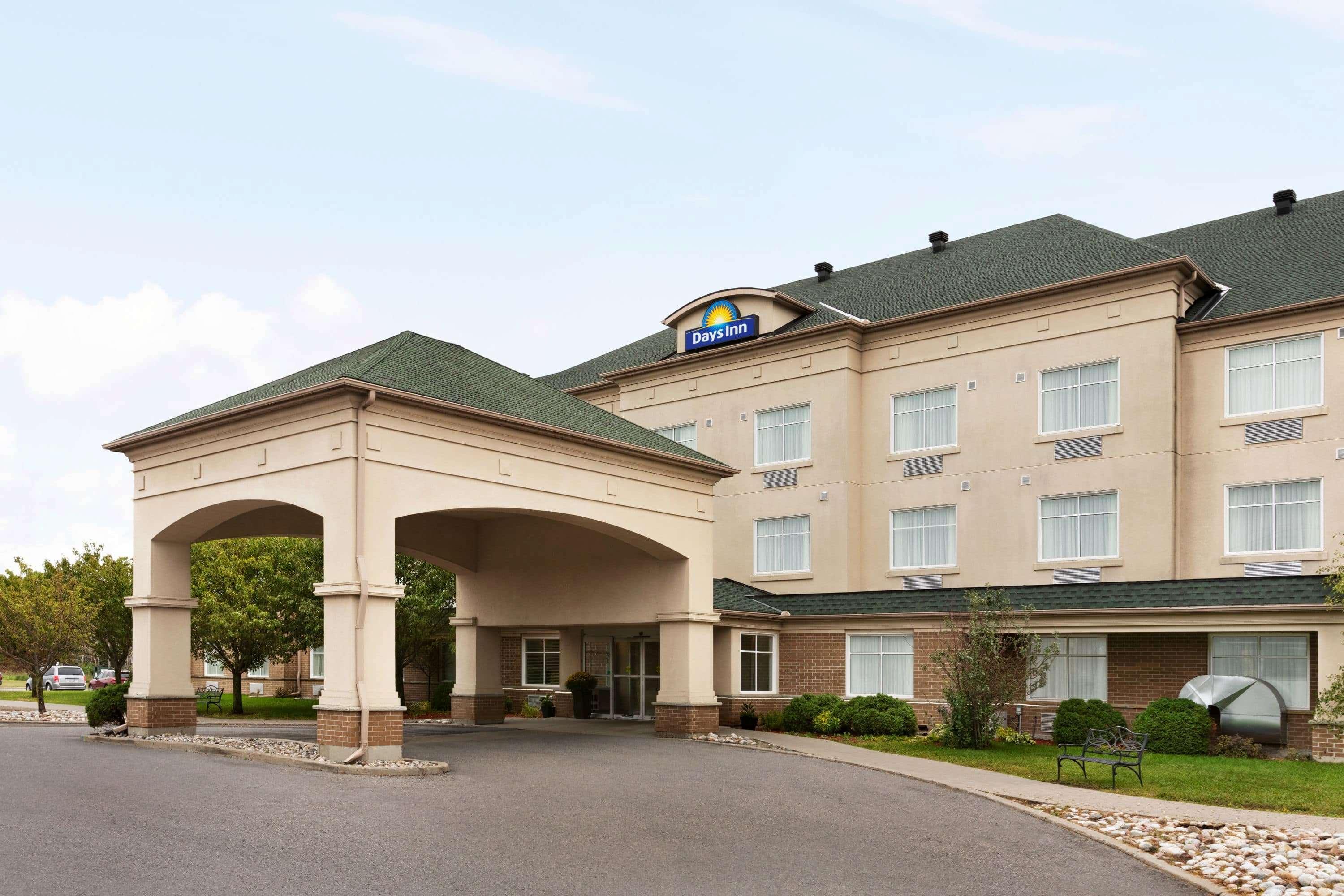 Days By Wyndham Airport Hotel Ottawa