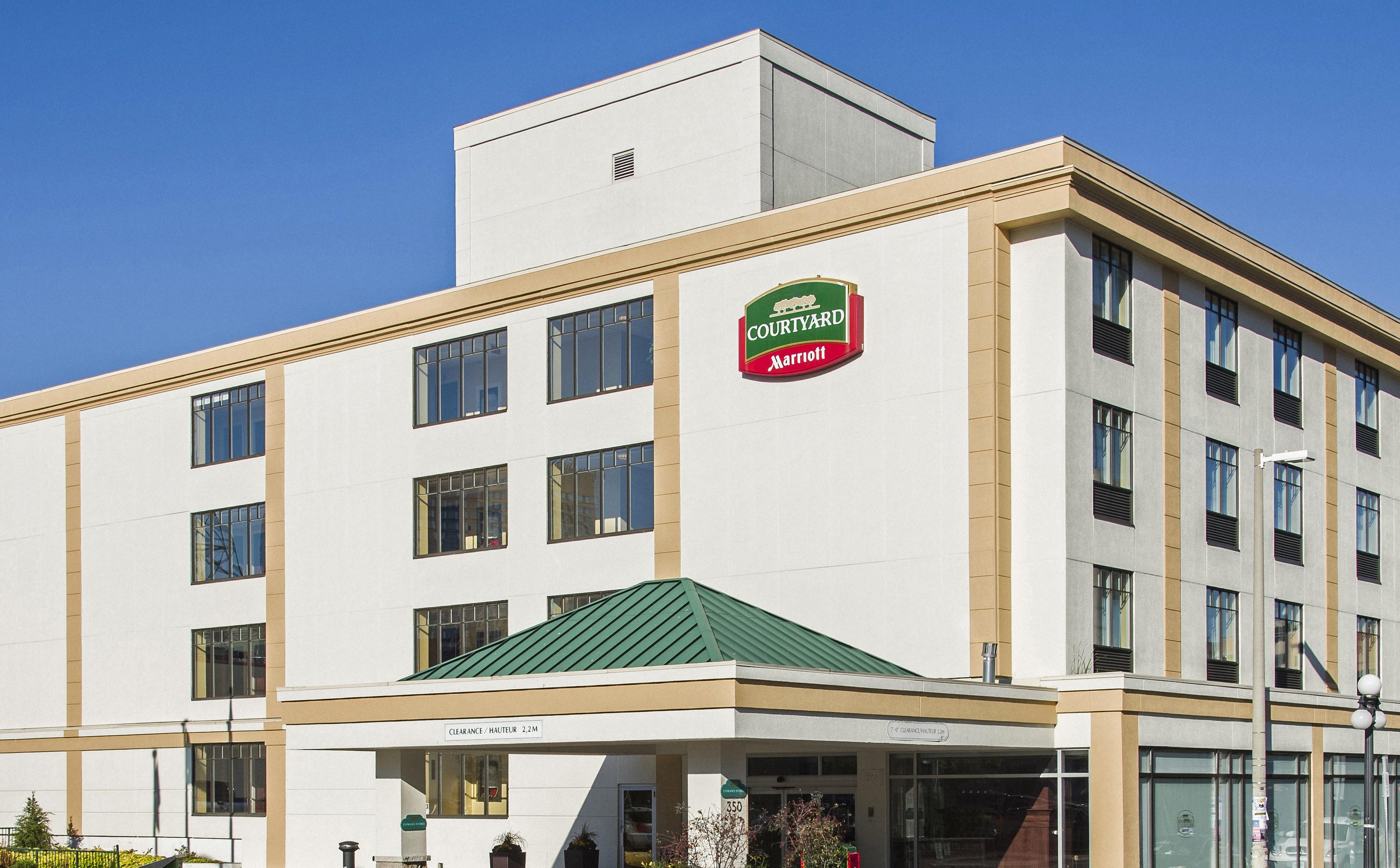 Courtyard By Marriott Downtown 3*