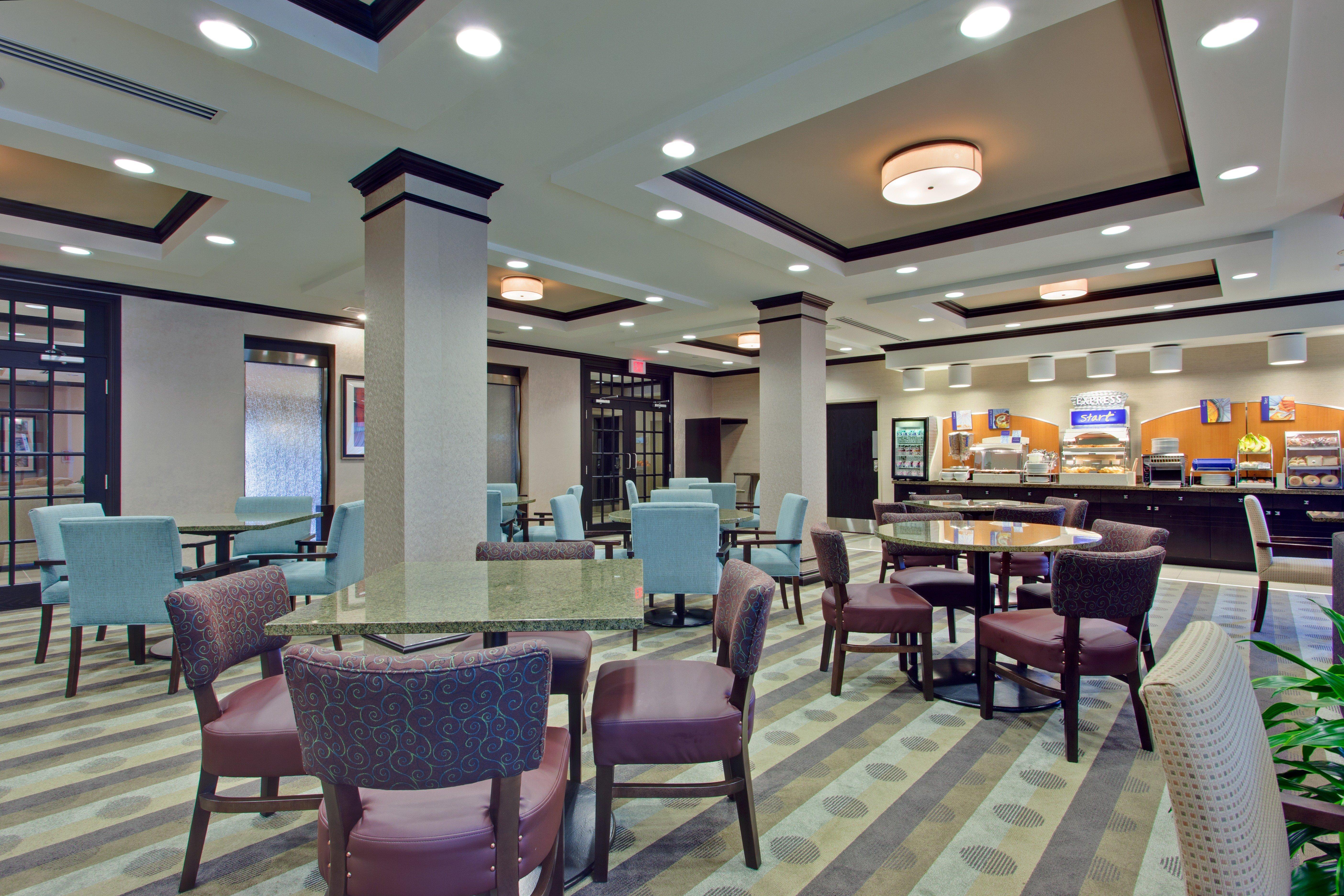 Express & West - Nepean By Ihg Hotel