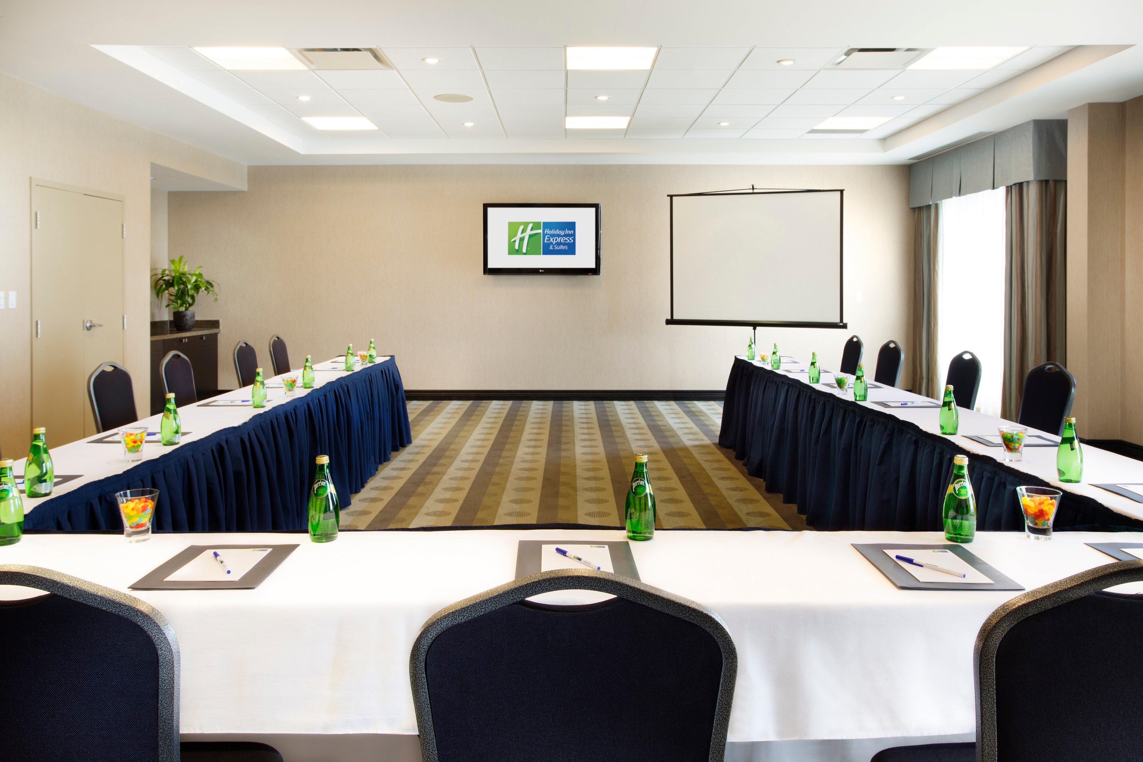 Hotel Express & West - Nepean By Ihg