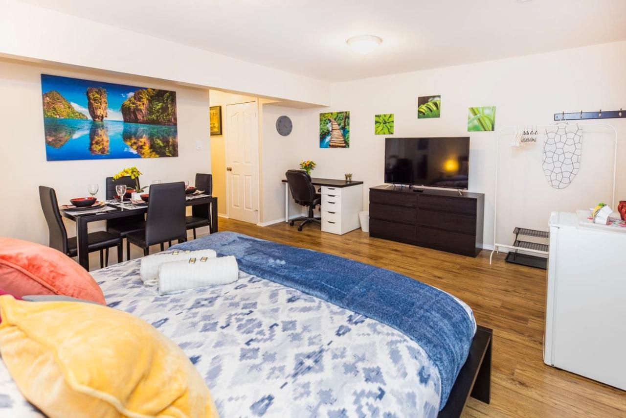 Modern Studio W King Bed - * Ottawa