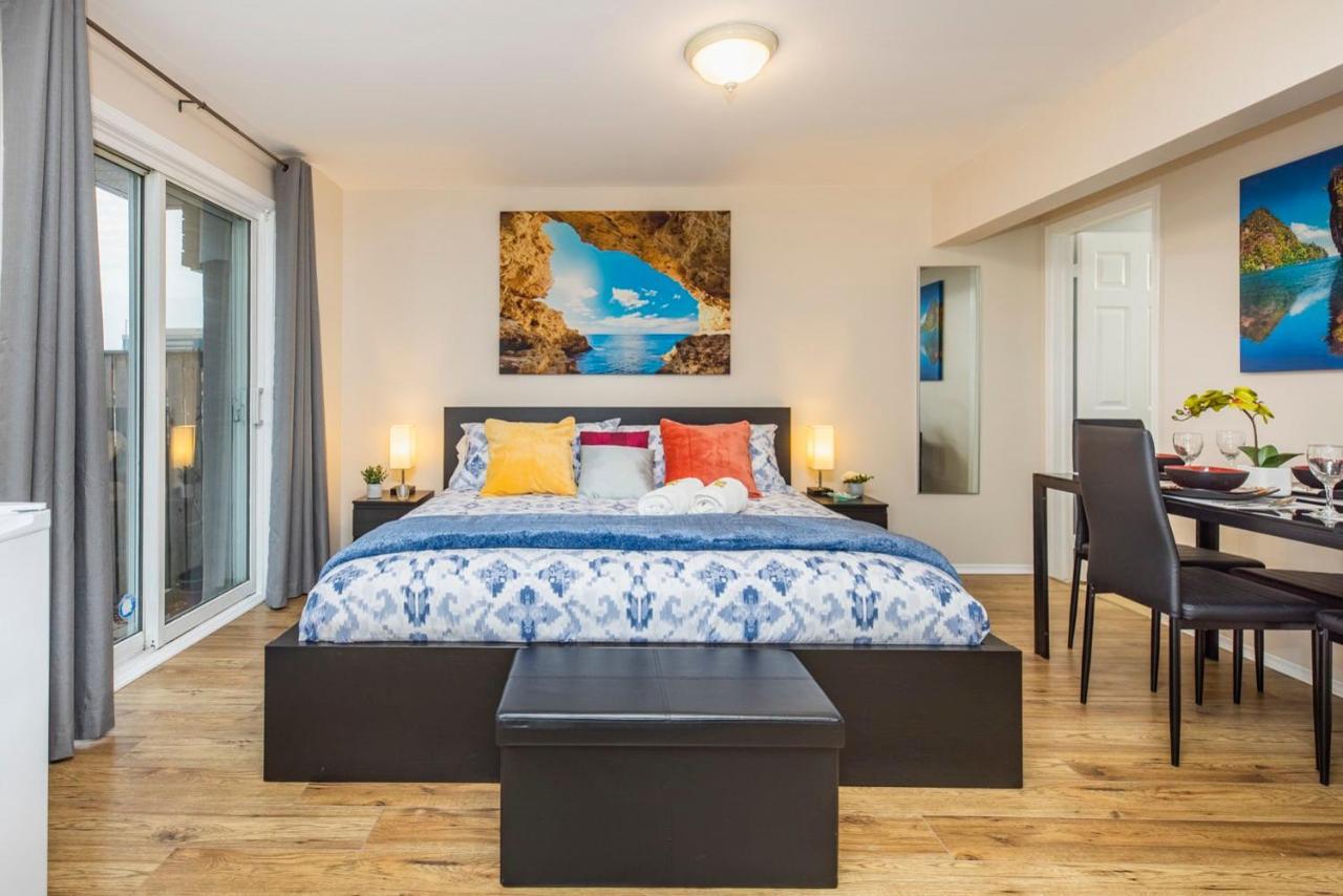 Modern Studio W King Bed - * Ottawa