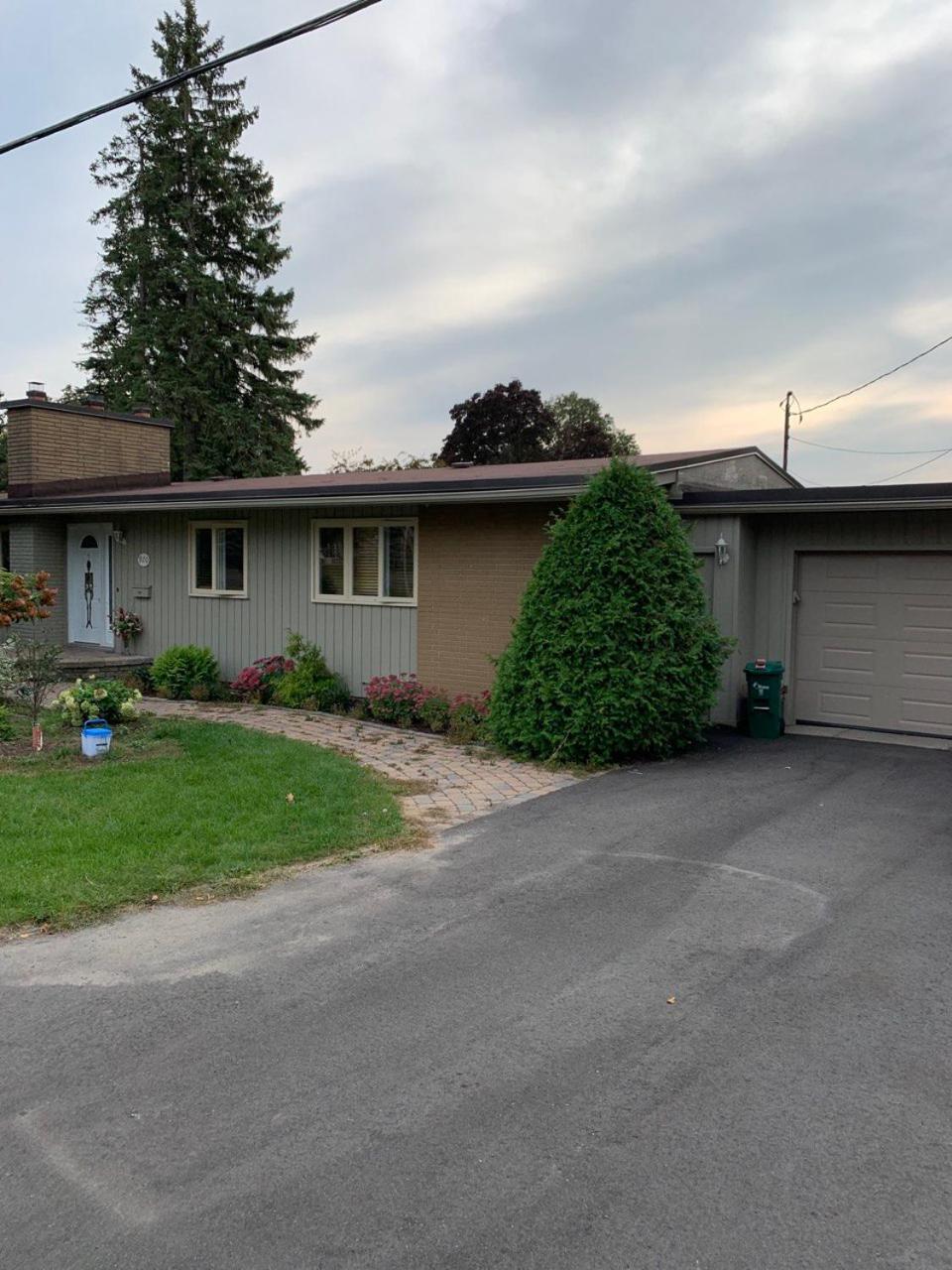 Spacious -walkout Basement- 4 Guests! -dedicated Workspace-no Pet! No Cooking! No Smoking! No Party! *