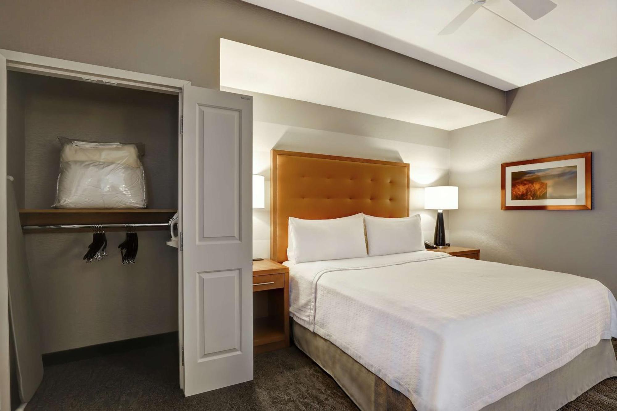 Homewood By Hilton Kanata Hotel 3*
