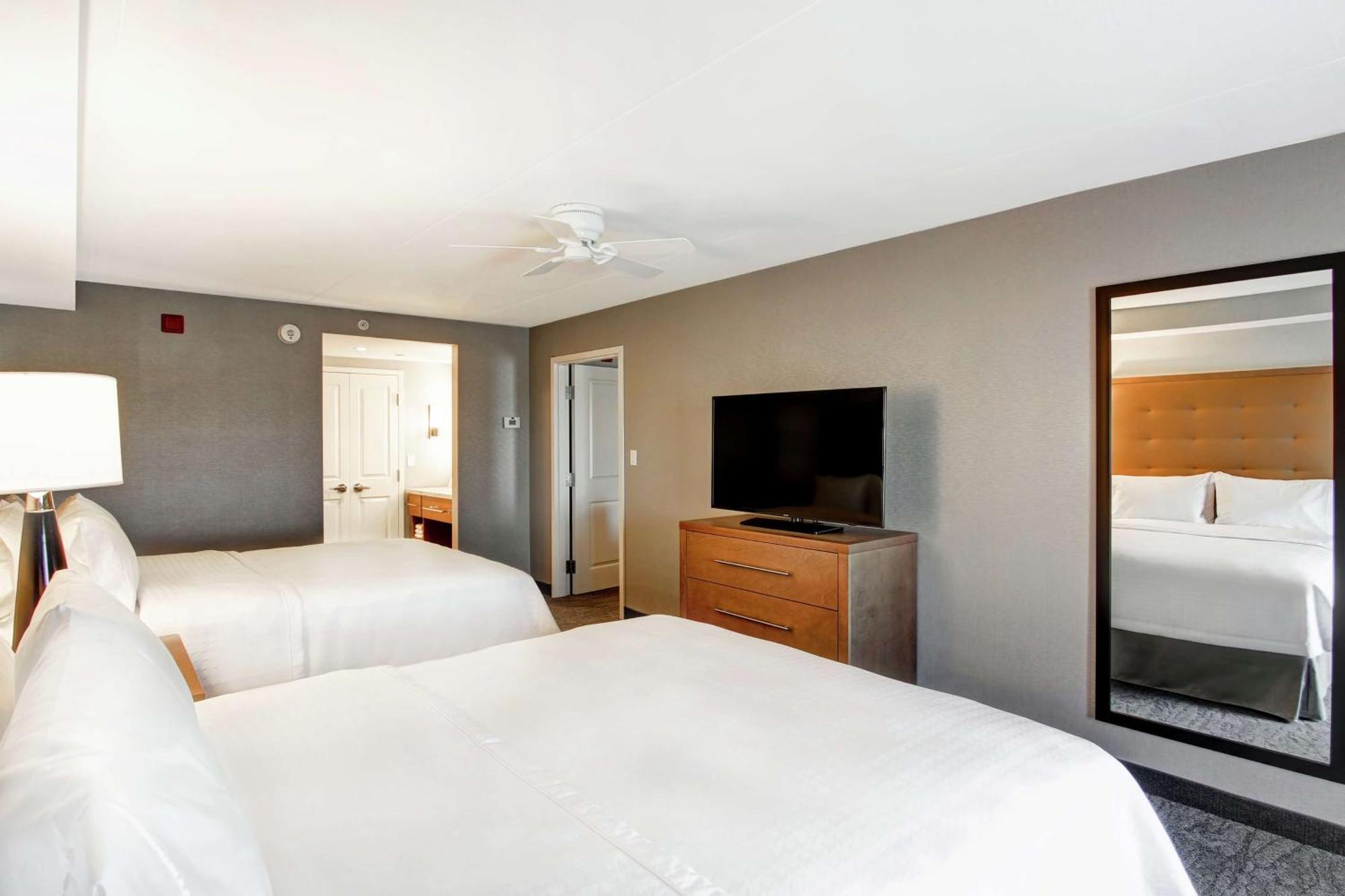 Hotel Homewood By Hilton Kanata 3*