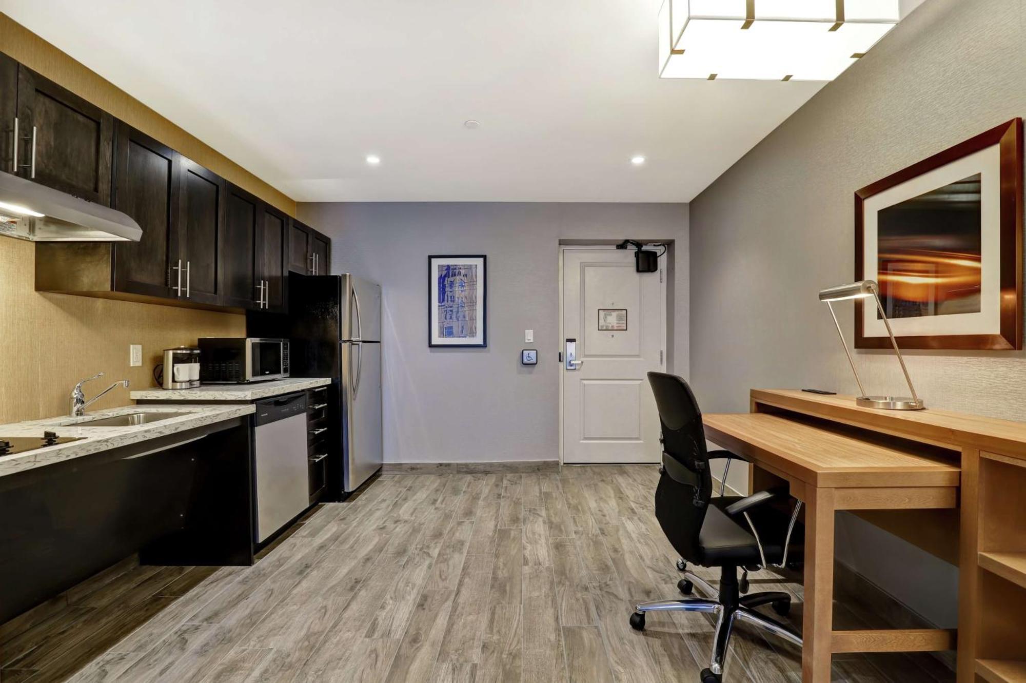 Homewood By Hilton Kanata Hotel 3*