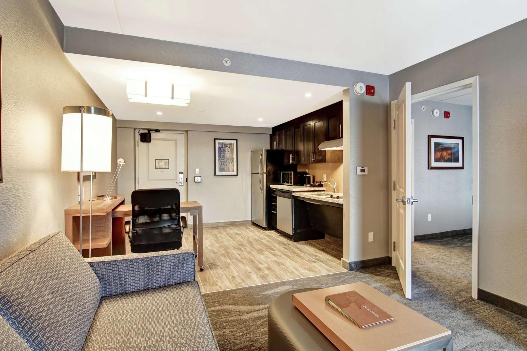 Hotel Homewood By Hilton Kanata 3*