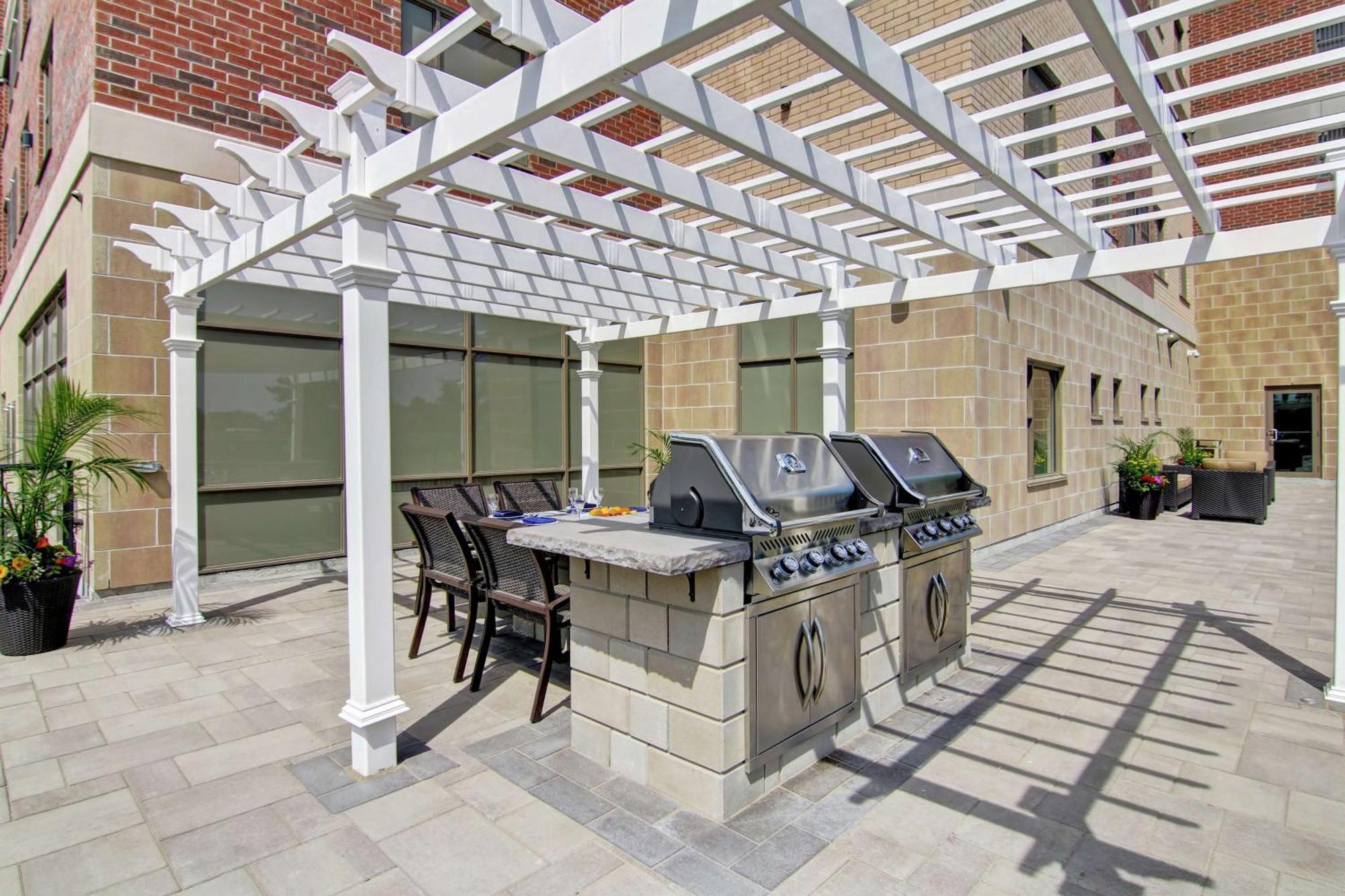 Hotel Homewood By Hilton Kanata