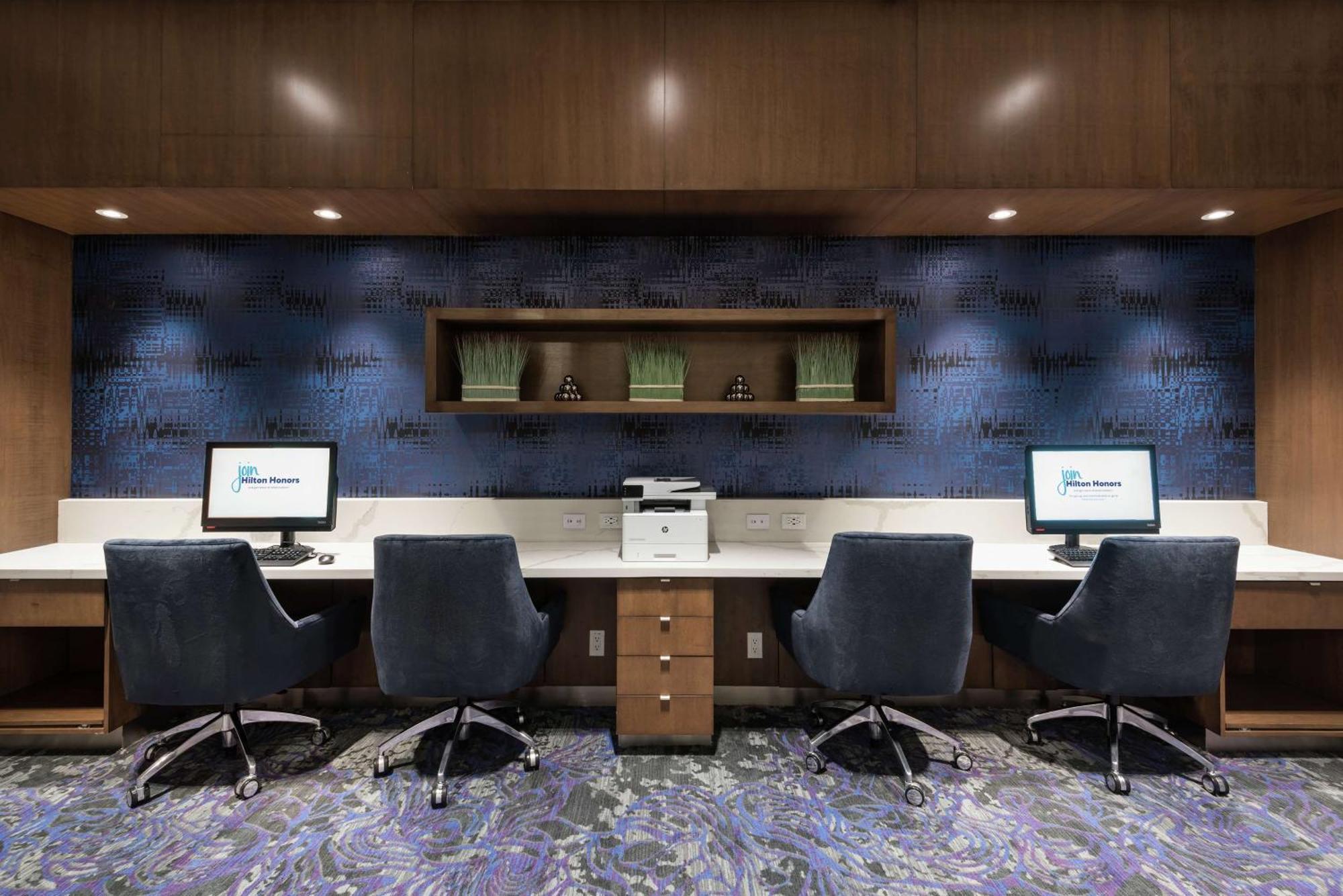 Hotel Homewood By Hilton Downtown 3*