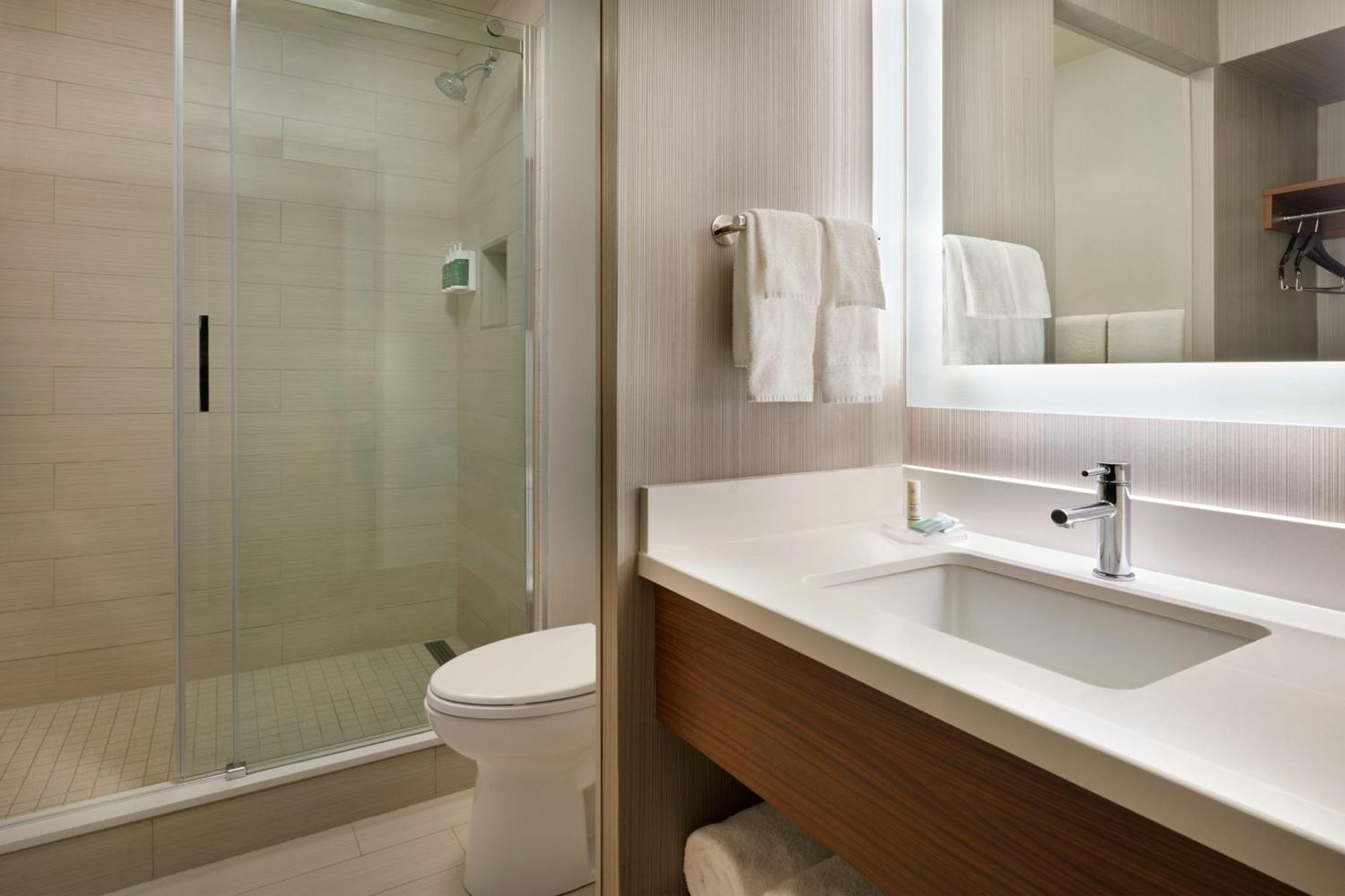 Courtyard By Marriott Downtown 3*