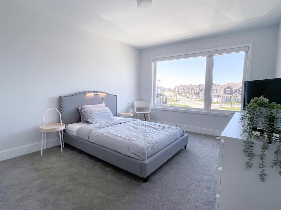 Apartment Lux-haven- Single Family Barrhaven Ottawa