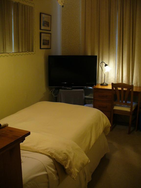 Albert House Bed & Breakfast 3*
