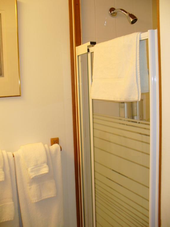 Albert House Bed & Breakfast 3*