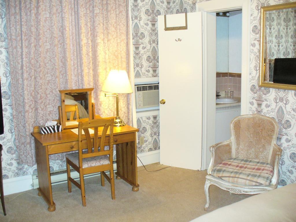Bed & Breakfast Albert House Ottawa