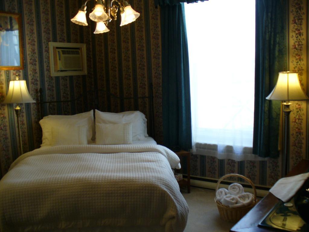 Albert House Bed & Breakfast Ottawa