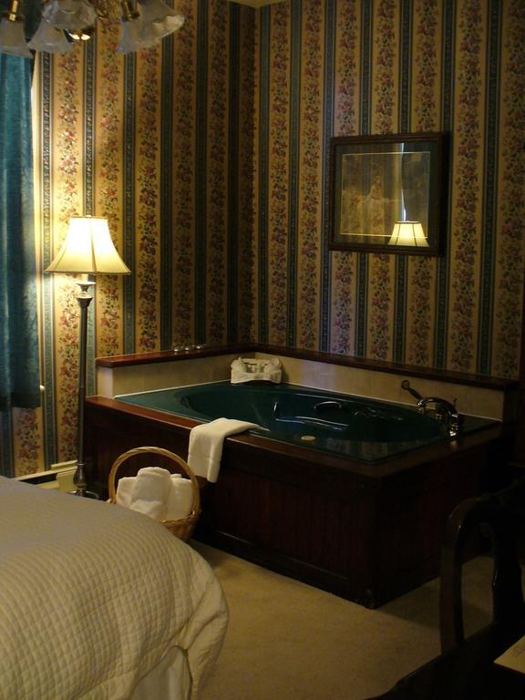 Bed & Breakfast Albert House Ottawa