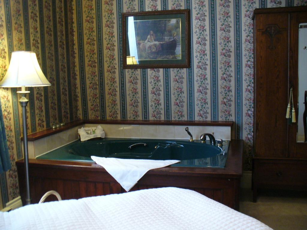 Albert House Bed & Breakfast