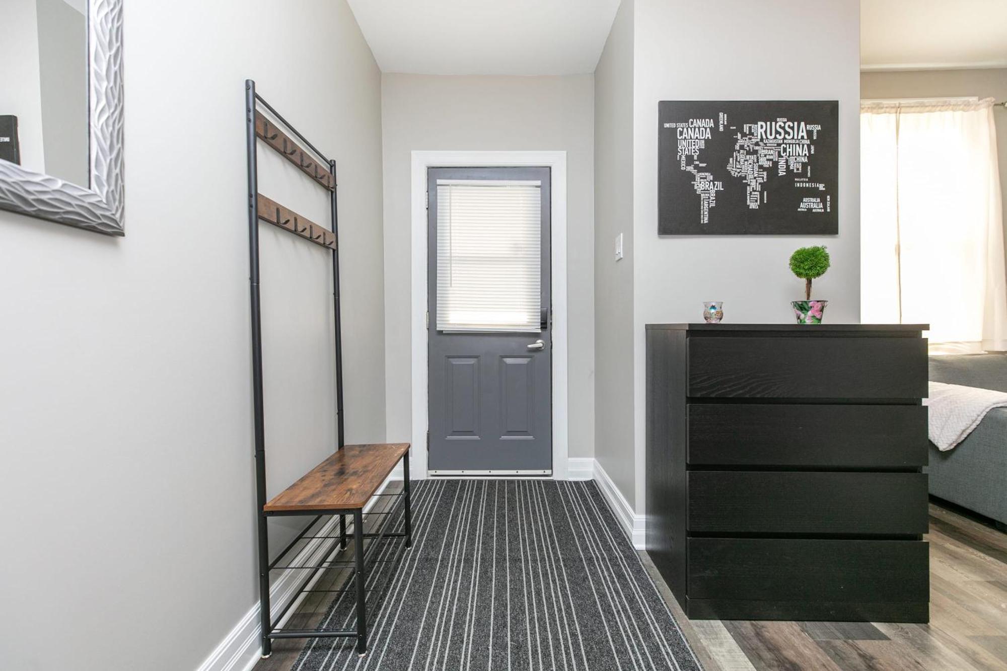 Apartment Modern 2br - Close To Byward Market