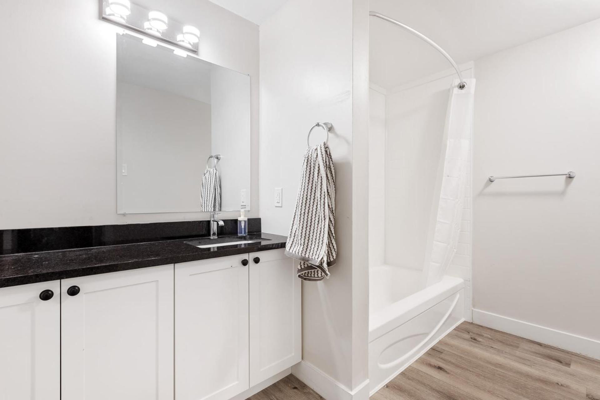 Private In Nepean For Family - 14 Minutes From Downtown
