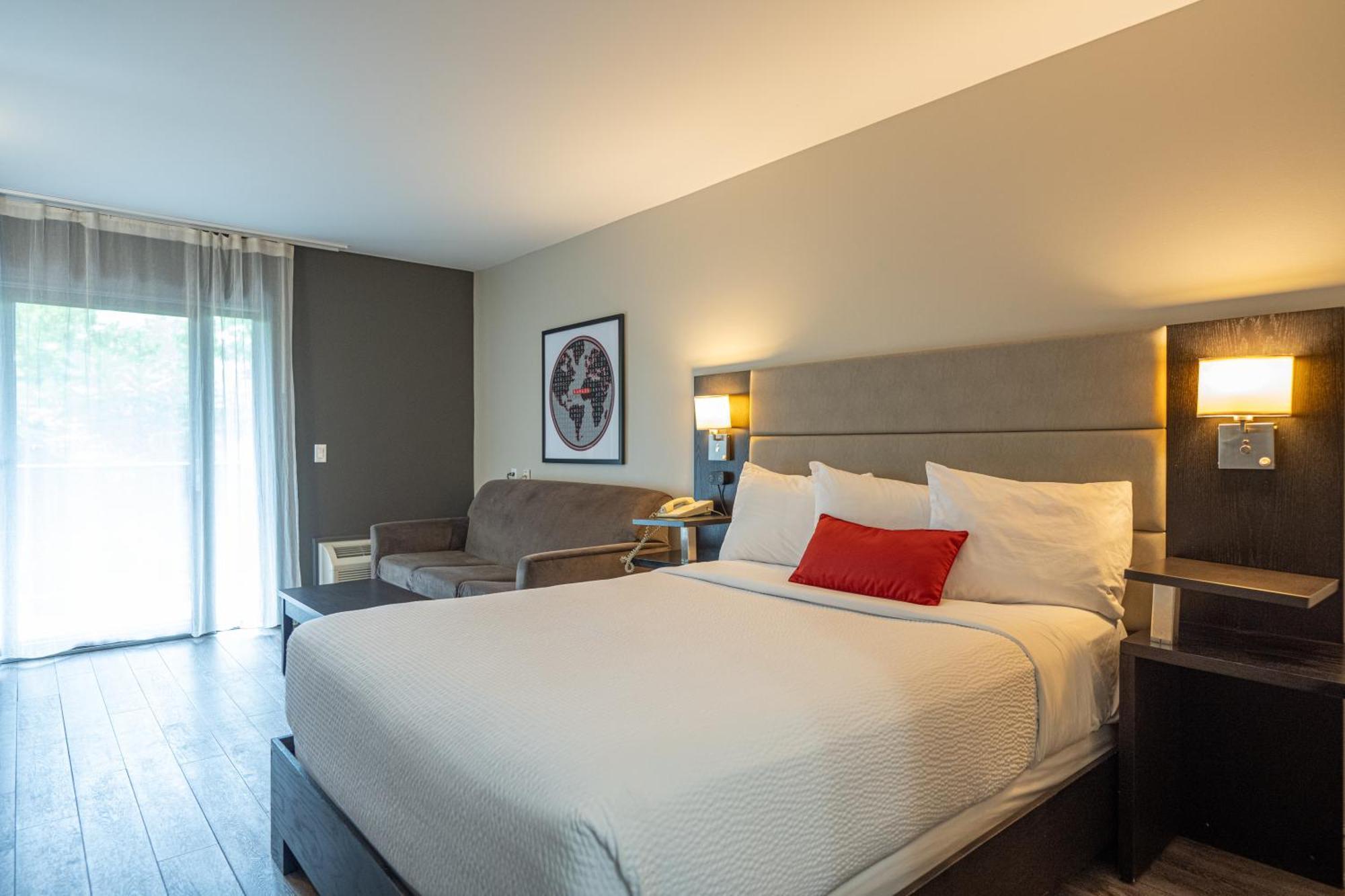 Hotel Ramada By Wyndham On The Rideau 3*
