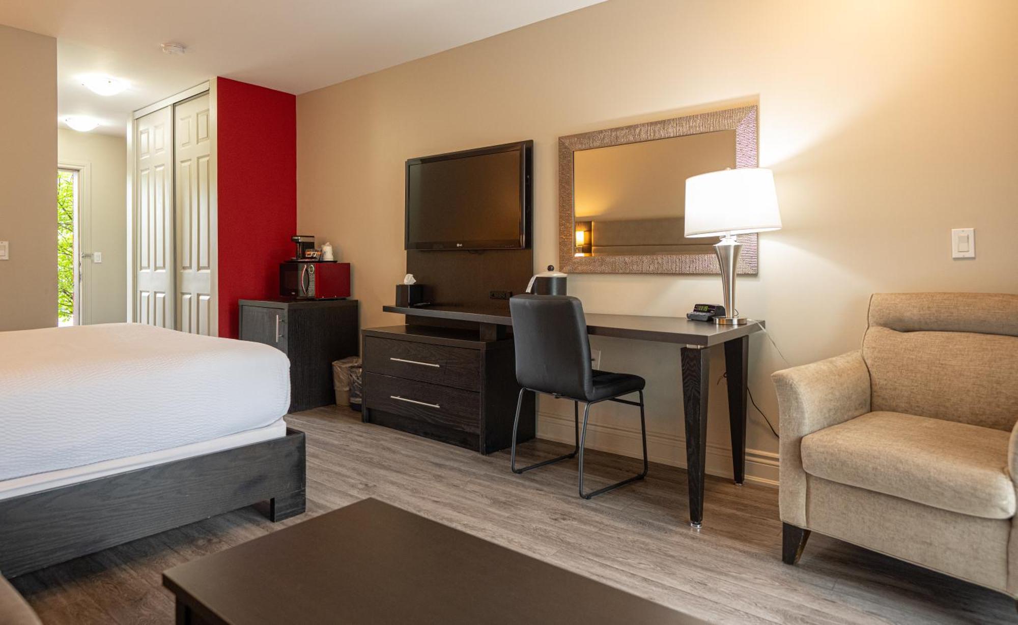 Ramada By Wyndham On The Rideau Hotel 3*