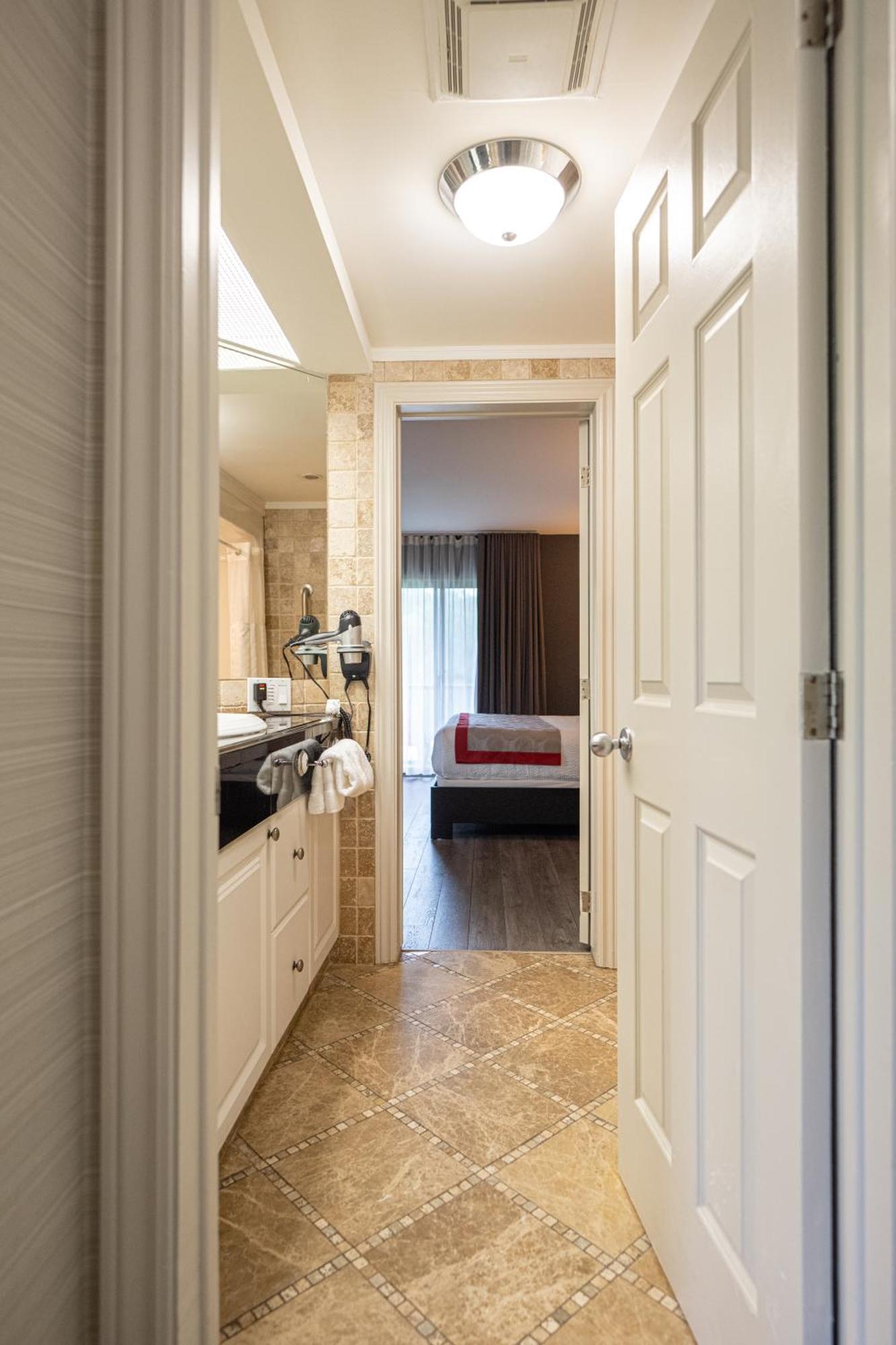 Hotel Ramada By Wyndham On The Rideau Ottawa