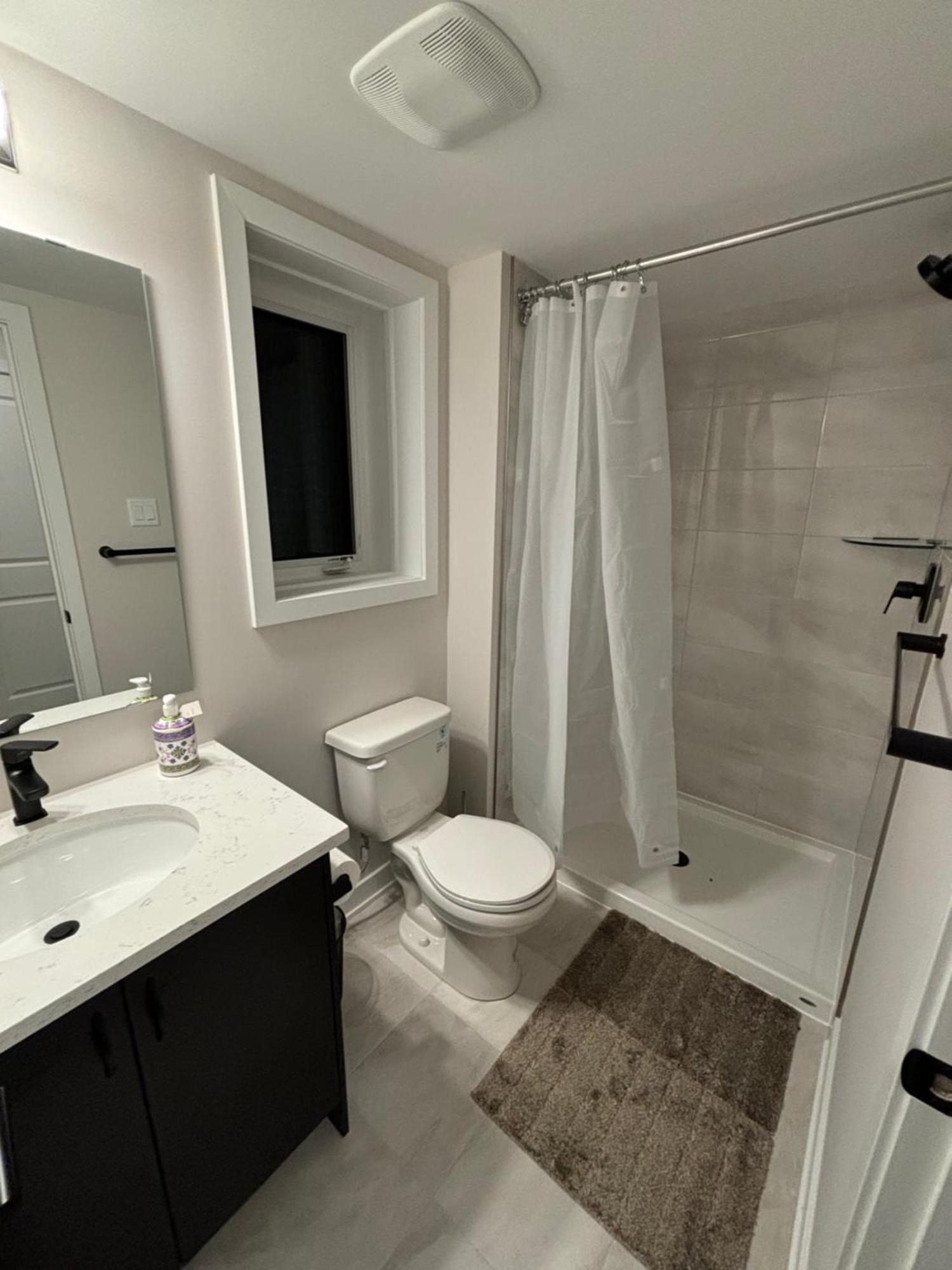 Cozy Modern In A Family Friendly Neighborhood Homestay Ottawa