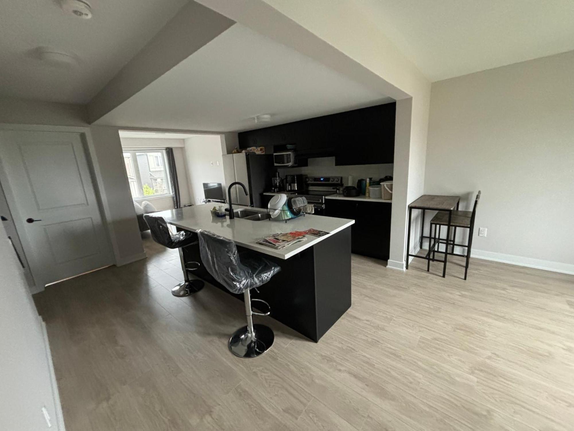 Cozy Modern In A Family Friendly Neighborhood Homestay