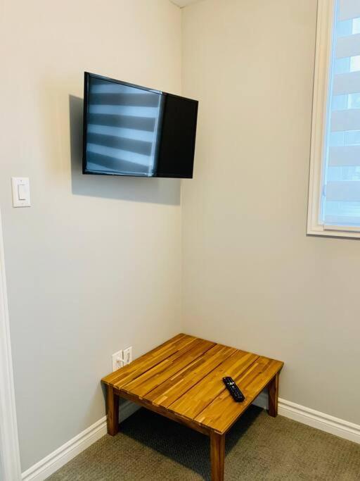 Modern 3 Story Townhouse In A Great Location! * Ottawa