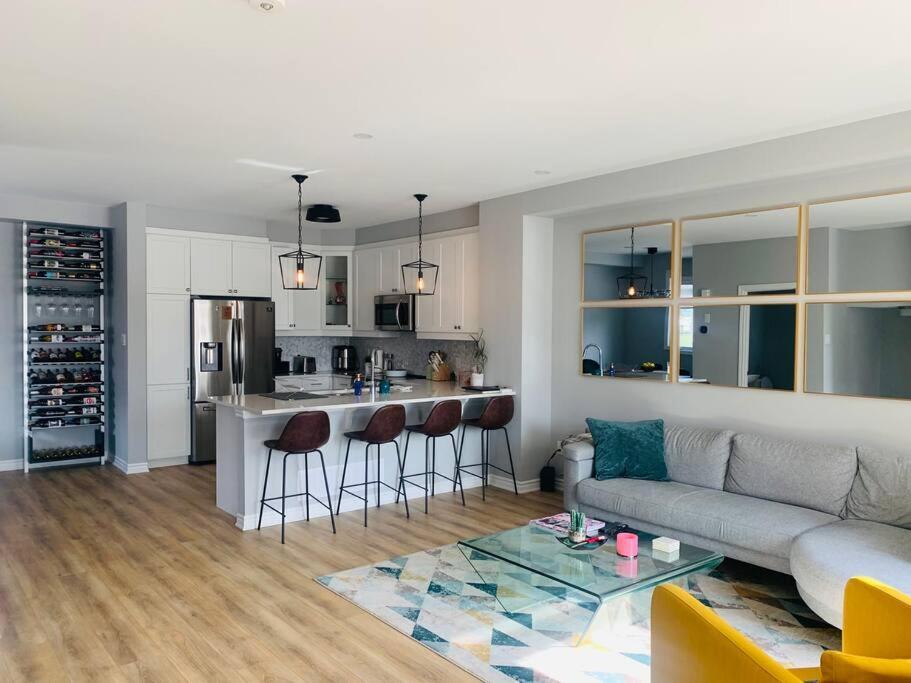 Modern 3 Story Townhouse In A Great Location! Ottawa