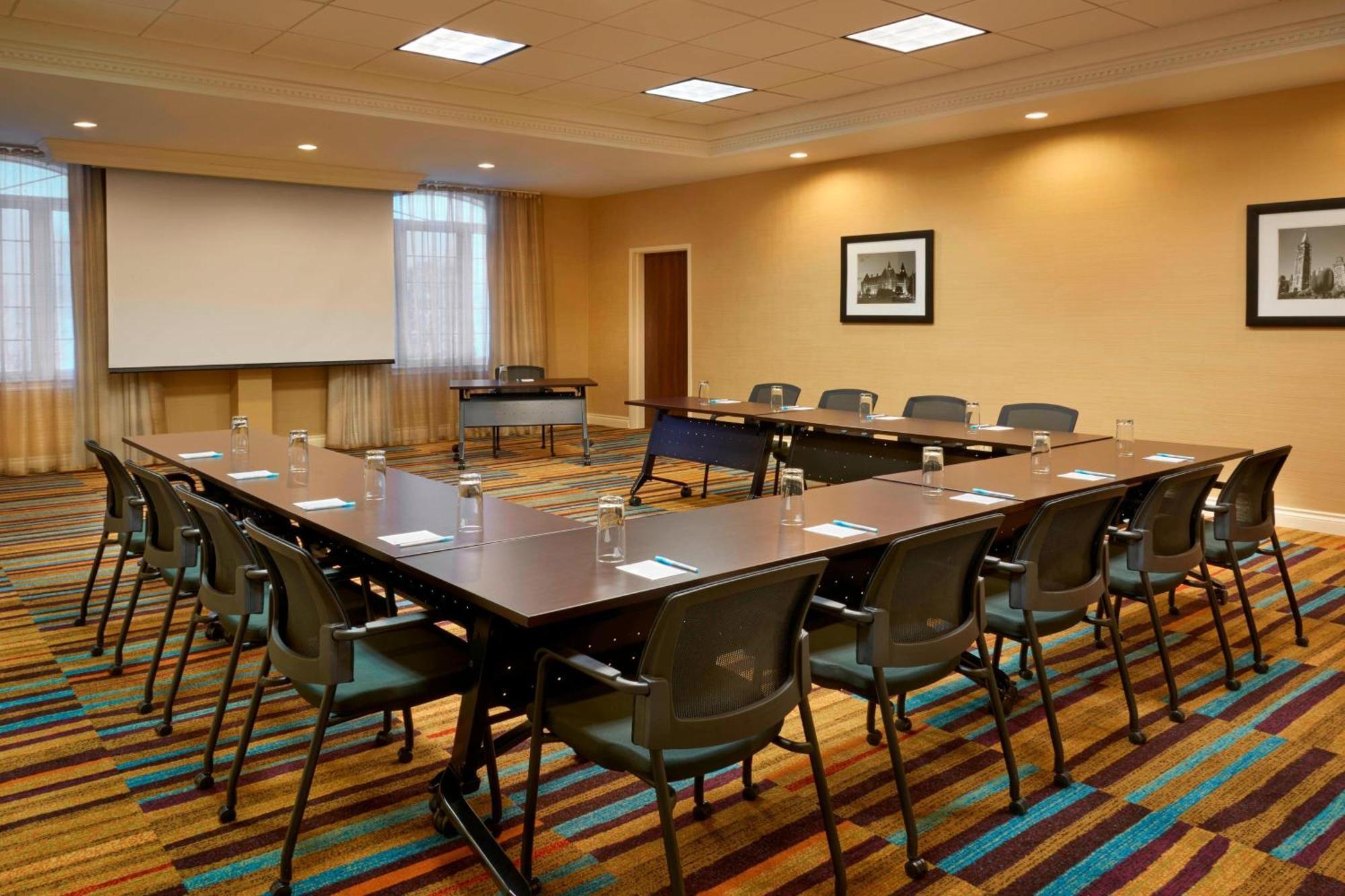 Fairfield & By Marriott Kanata Hotel Ottawa