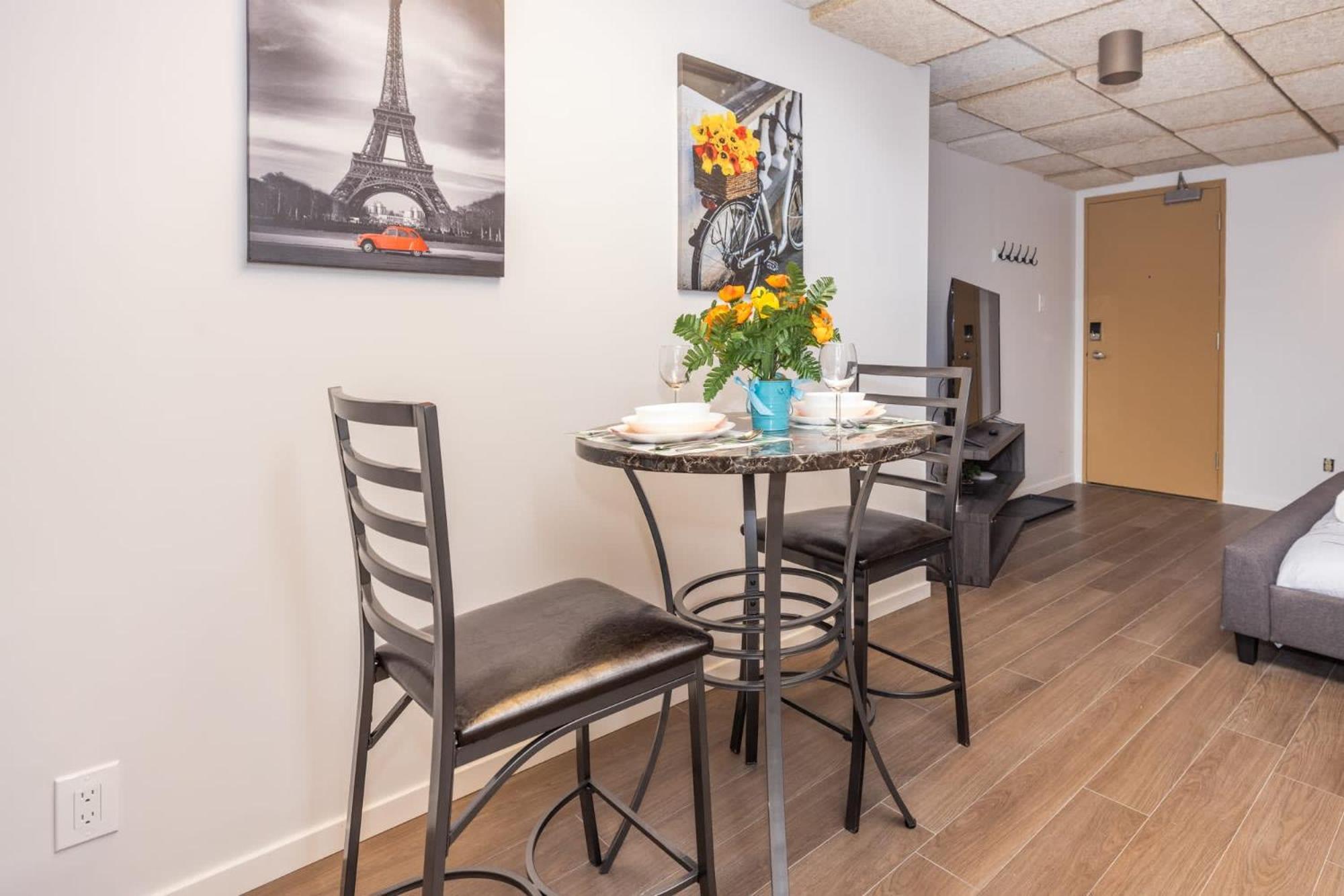 Studio 1br With King Bed - Near Chinatown Apartment Ottawa