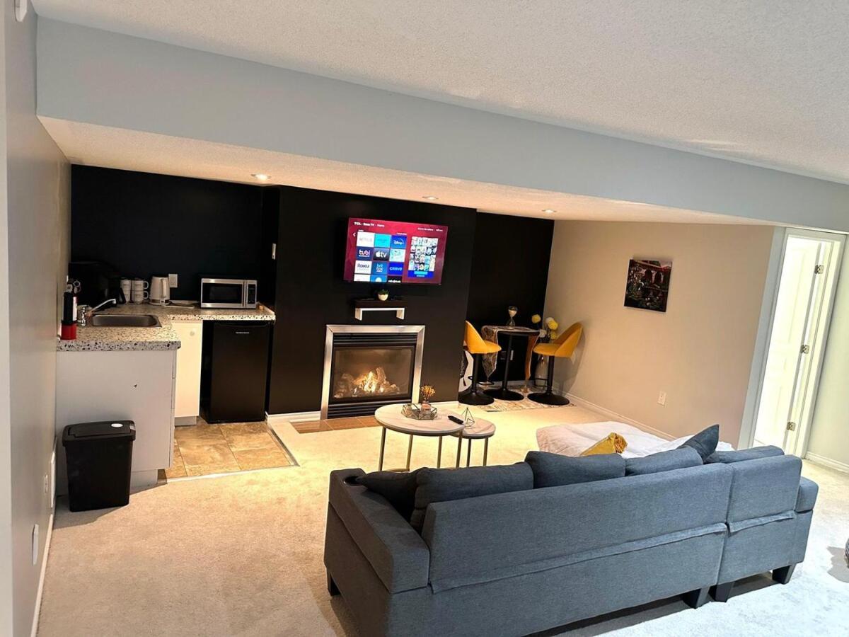 Luxury & Free Parking Bachelor Apartment Ottawa