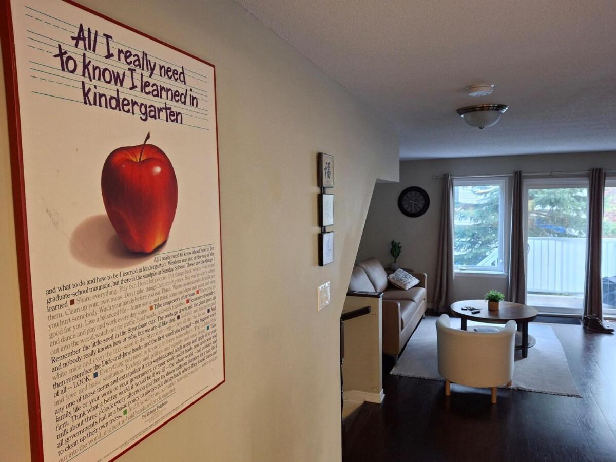 Apartment Cozy Modern Near Downtown With Free Parking And Patio