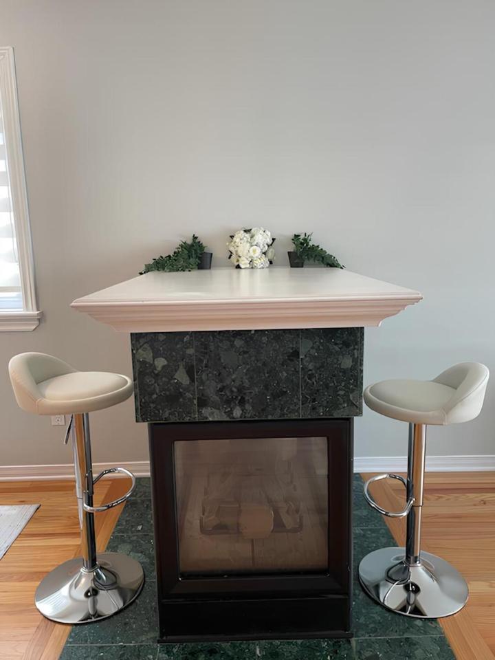 Ciceks Thornbury * Ottawa