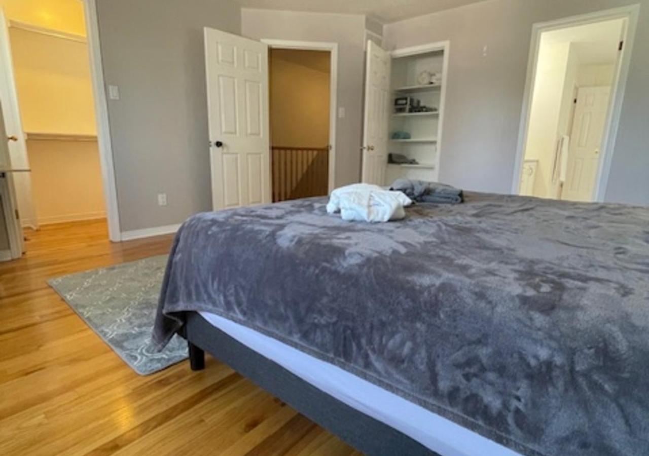 Ciceks Thornbury Apartment Ottawa