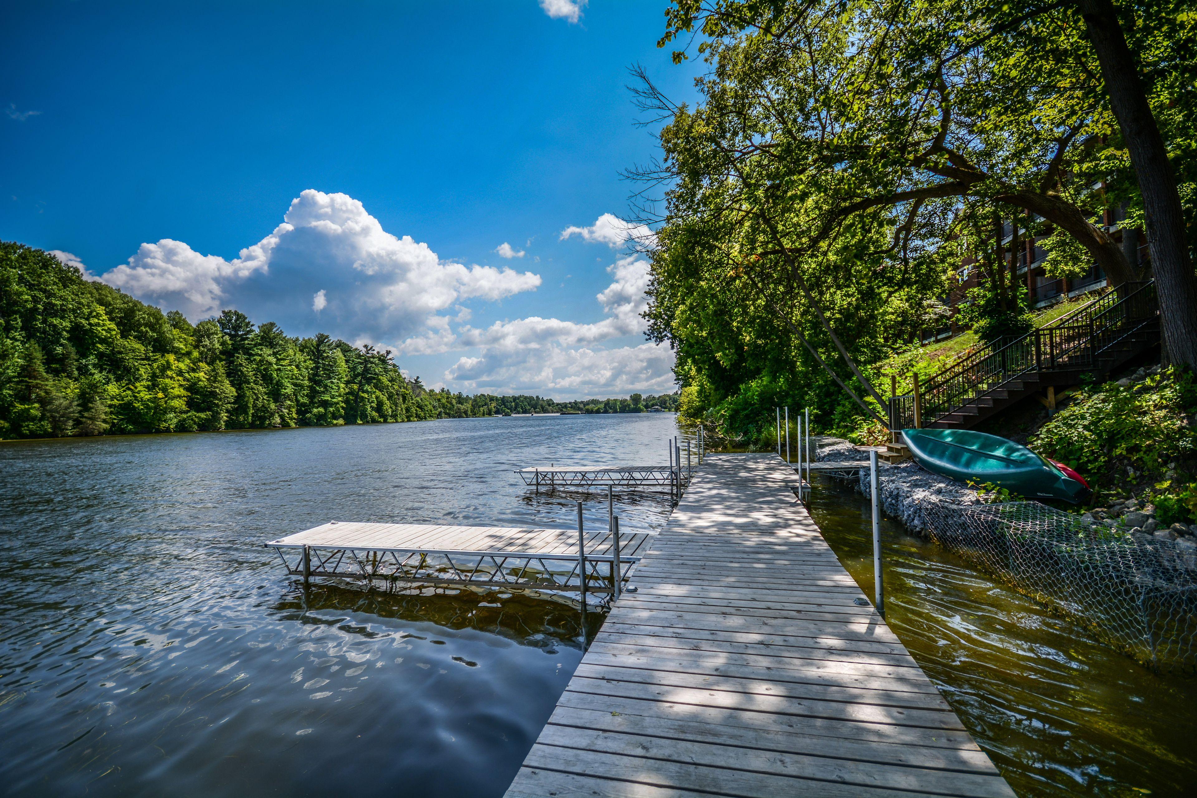 Ramada By Wyndham On The Rideau Hotel